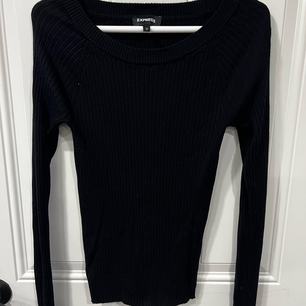 Black fitted sweater